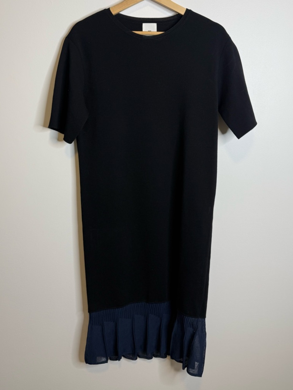 Kuhl black blue  Midi Knit Dress with Navy Pleated Hem holt renfrew size small